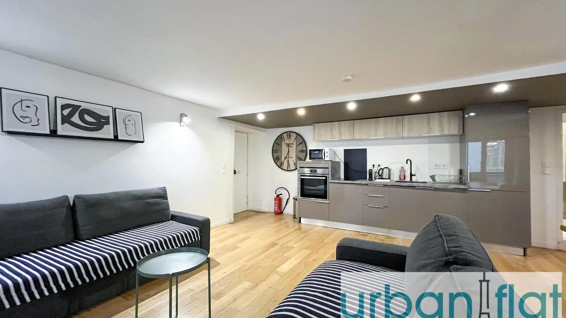 פריז Urban Flat 89 - Charming Central Flat